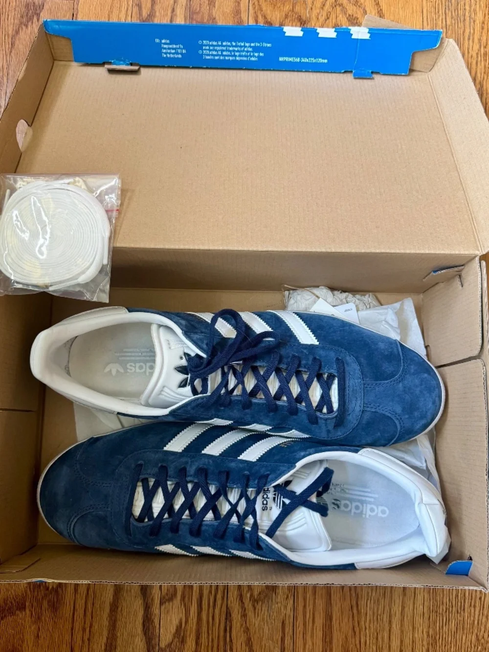 Adidas Gazelle Men’s Size 13 Navy White Gold Sneakers BB5478